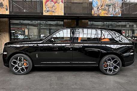 Rolls-Royce Cullinan Cullinan Black Badge MY24/ Mandarin /4 seat spec