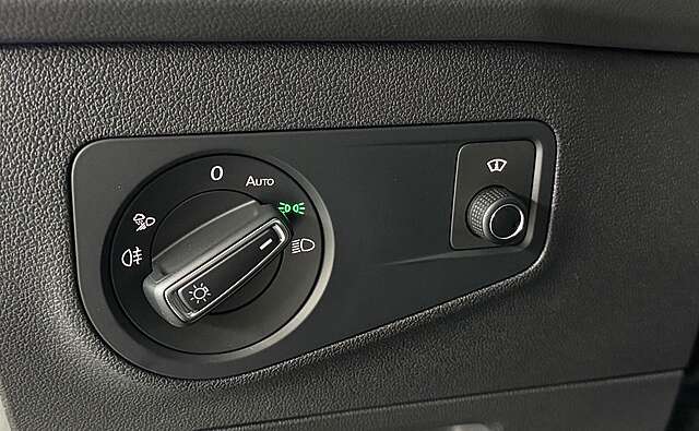 Volkswagen Tiguan R-Line Matrix-LED Kamera ACC AHK Head-Up