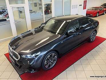 BMW 520 520d xDrive M-Sport*PANO*H/K*AHK*KEY-GO*WEBASTO*