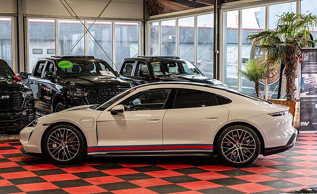 Porsche Taycan 4 S, Sport Chrono Paket, neue Batterie