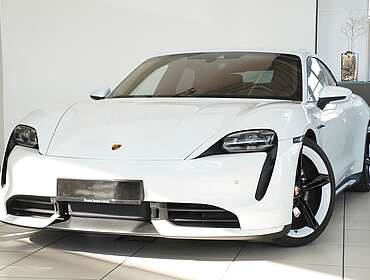 Porsche Taycan Taycan Turbo SportDesign Mission E Display