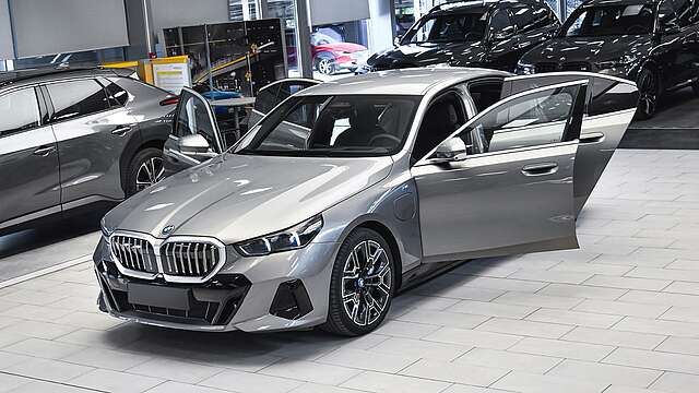 BMW 550e xDrive M Sport PHEV