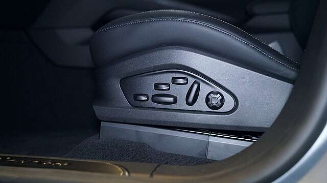 Porsche Macan Electric Turbo*Neu*0km*ACC*AHK*22*HeadUp*