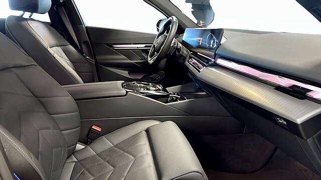 BMW 550e xDrive M Sport Pro*DrivAss*ParkAss*Pano*LED