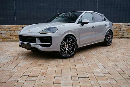 Porsche Cayenne Cayenne Coupe E-Hybrid SportDesign P-DISPLAY