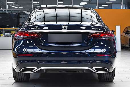 Mercedes-Benz E 400 E 400d AMG Line 4MATIC