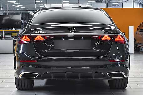Mercedes-Benz E 300 E 300de AMG Line Plug-in Hybrid 4MATIC