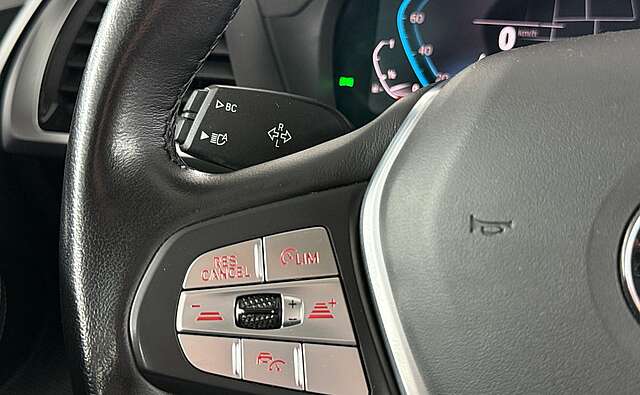 BMW X3 xDrive 30 e xLine AHK LED ACC Sportsitze