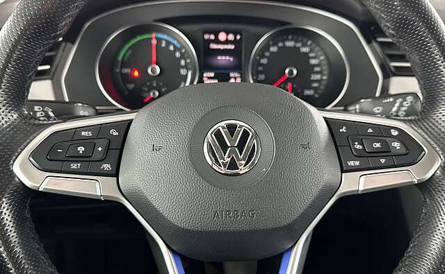 Volkswagen Passat Variant GTE AHK Ergoline Leder ACC LED