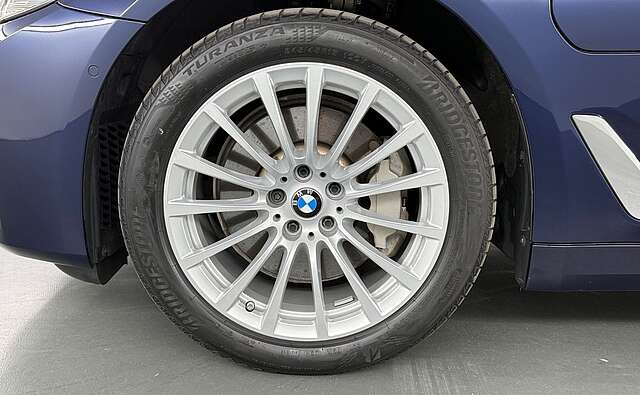 BMW 530e xDrive Kamera Pano DriveAssist HiFi LED