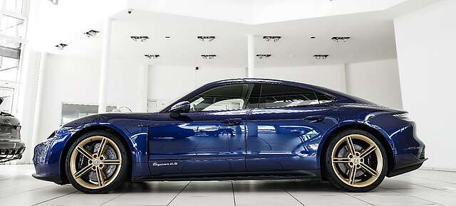Porsche Taycan 4S SportDesign e Sound Perf Plus