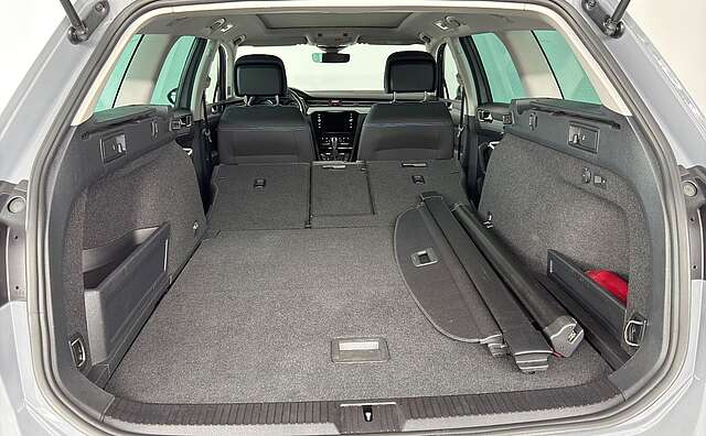 Volkswagen Passat Variant GTE Kamera AHK LED Pano ACC
