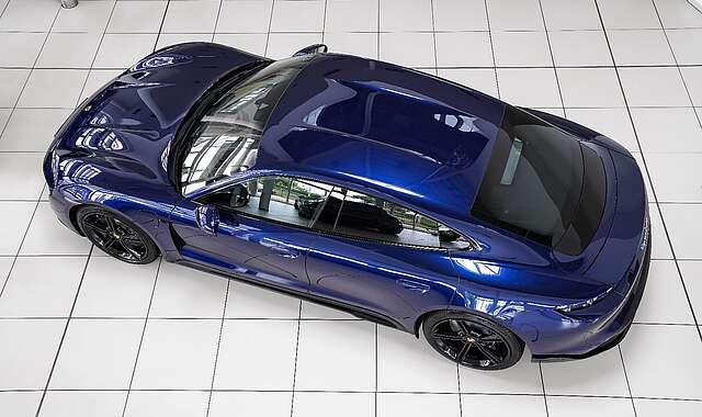 Porsche Taycan Turbo Display Sport-Design-Paket InnoD
