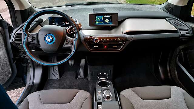 BMW BMW i3s 8 FACH*H/K*Kam*Park+*Wärm*VOLL*LP: 55t