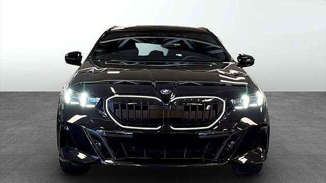 BMW i5 xDrive40 Touring*M Sport Pro*DrivAss*ParkAss