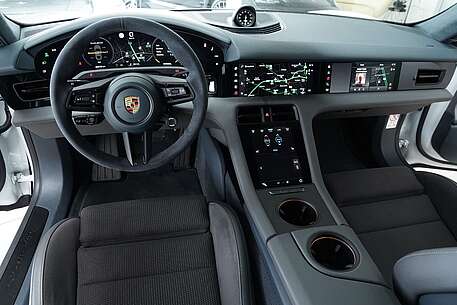 Porsche Taycan Taycan 4S SportDesign Matrix Chrono Display HUD