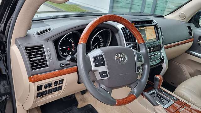 Toyota Land Cruiser 4.5L V8 Webasto 7 Sitzer Luft 8Fach