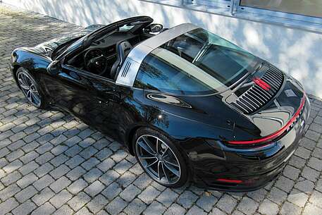 Porsche 992 992 TARGA 4 ABGAS CHRONO KREIDE BELÜF+KEY/GT/21`