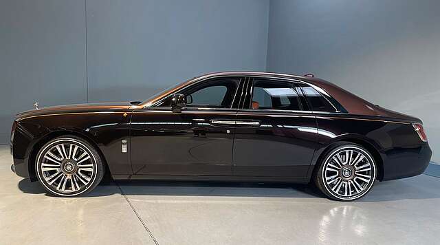 Rolls-Royce Ghost Amber Roads 1 of 12