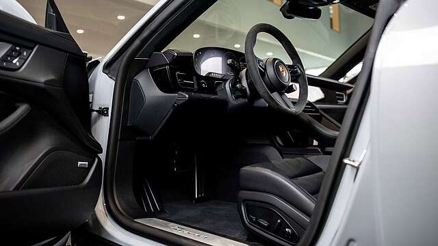 Porsche Taycan Sport Turismo*Pano*Luft*ACC*Matrix*BOSE