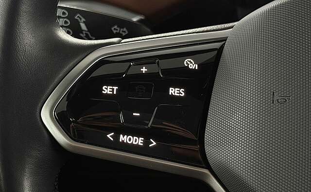 Volkswagen ID.4 Pro Performance Tech 150 kW/82 AHK ACC 360°