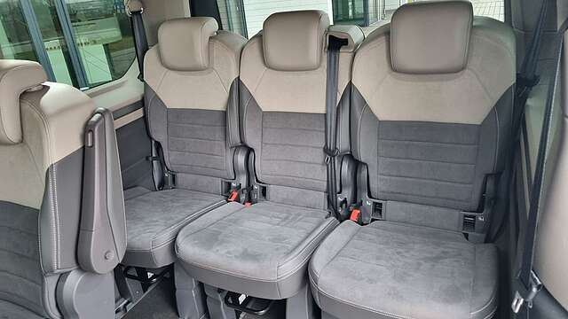 Volkswagen T7 Multivan Style 2.0TDI ACC AHK Matrix El.Kl 7S