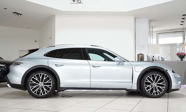 Porsche Taycan Cross Turismo 4 Turbo S Aero HUD Pano