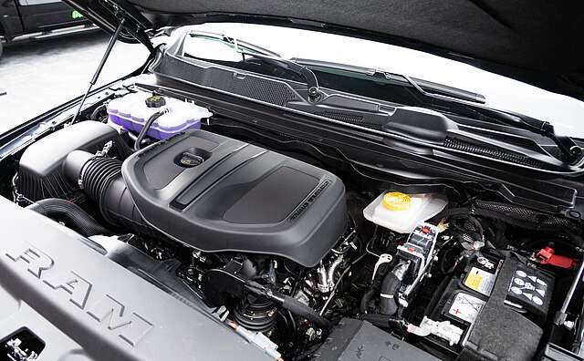 Dodge RAM Laramie Night RED 3.0l Hurricane,Luft,ACC,He
