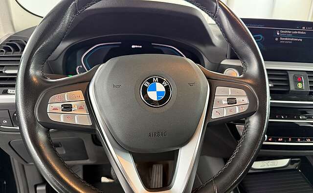 BMW X3 xDrive 30 e xLine AHK LED ACC Sportsitze
