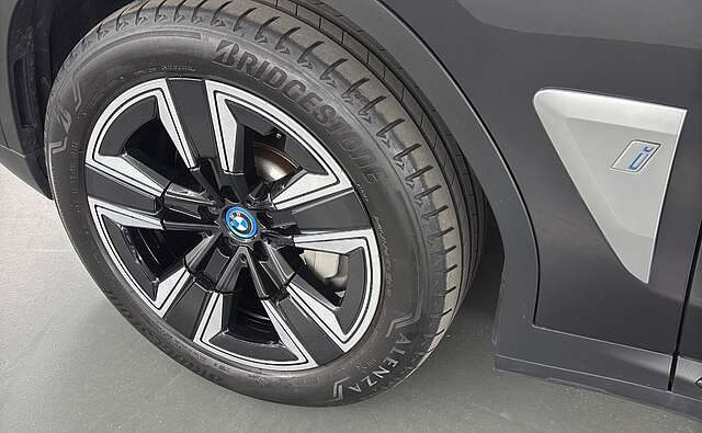 BMW iX3 Inspiring AHK DrivAssistantProf ACC Kamera