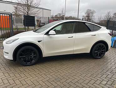 Tesla Model Y Model Y Long Range AWD &quot;AHK-BOOST-20ZOLL&quot;