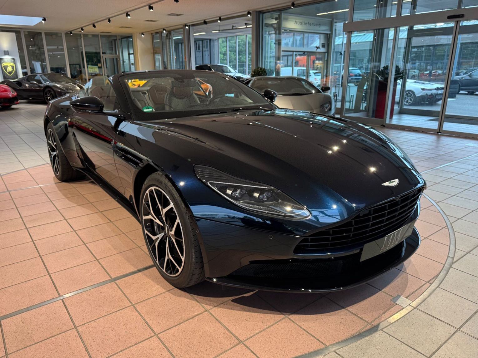 Aston Martin DB11 DB11 V8 Volante Bang&amp;Olufsen/BlackPack/1Hand