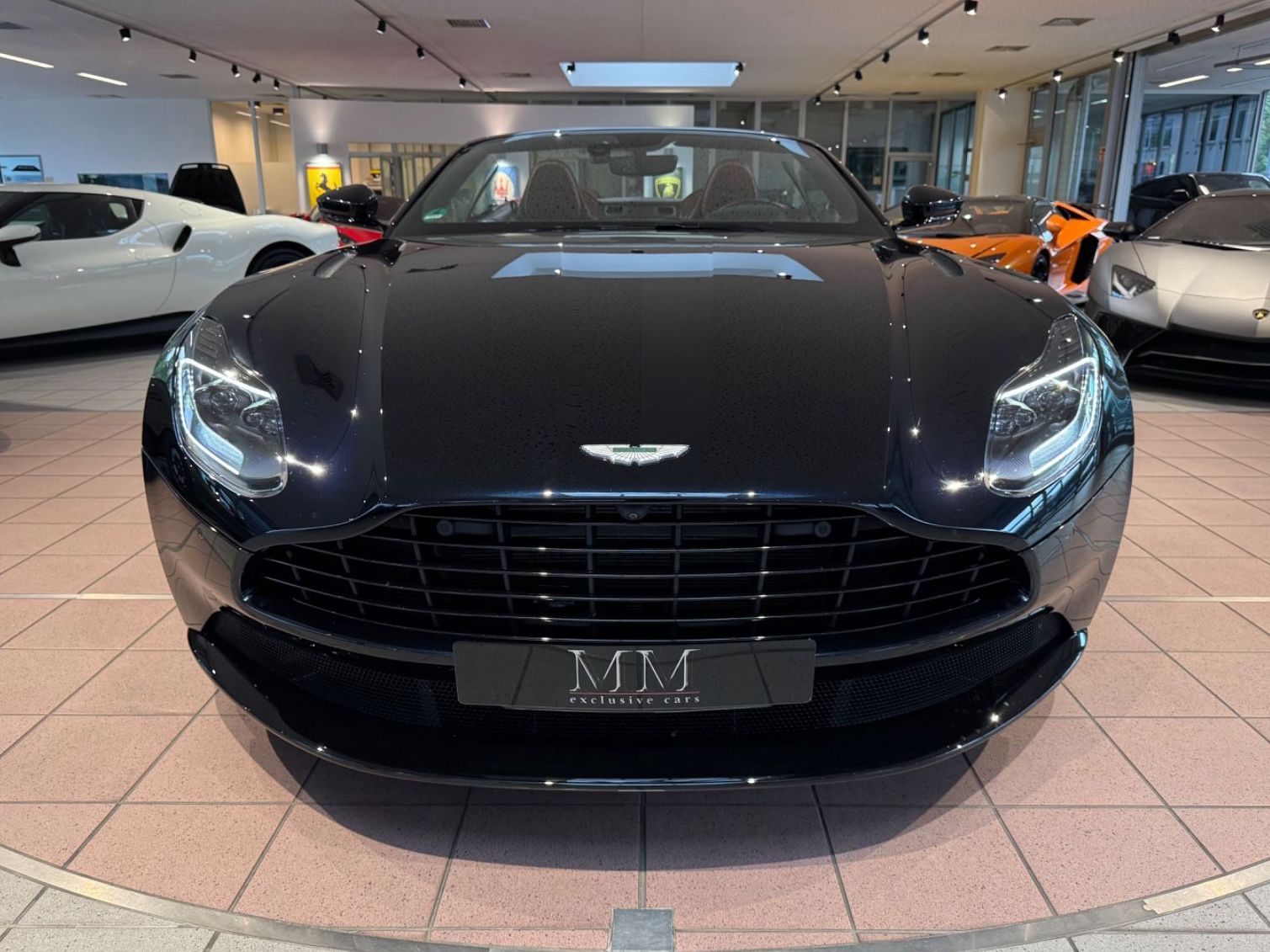 Aston Martin DB11 DB11 V8 Volante Bang&amp;Olufsen/BlackPack/1Hand