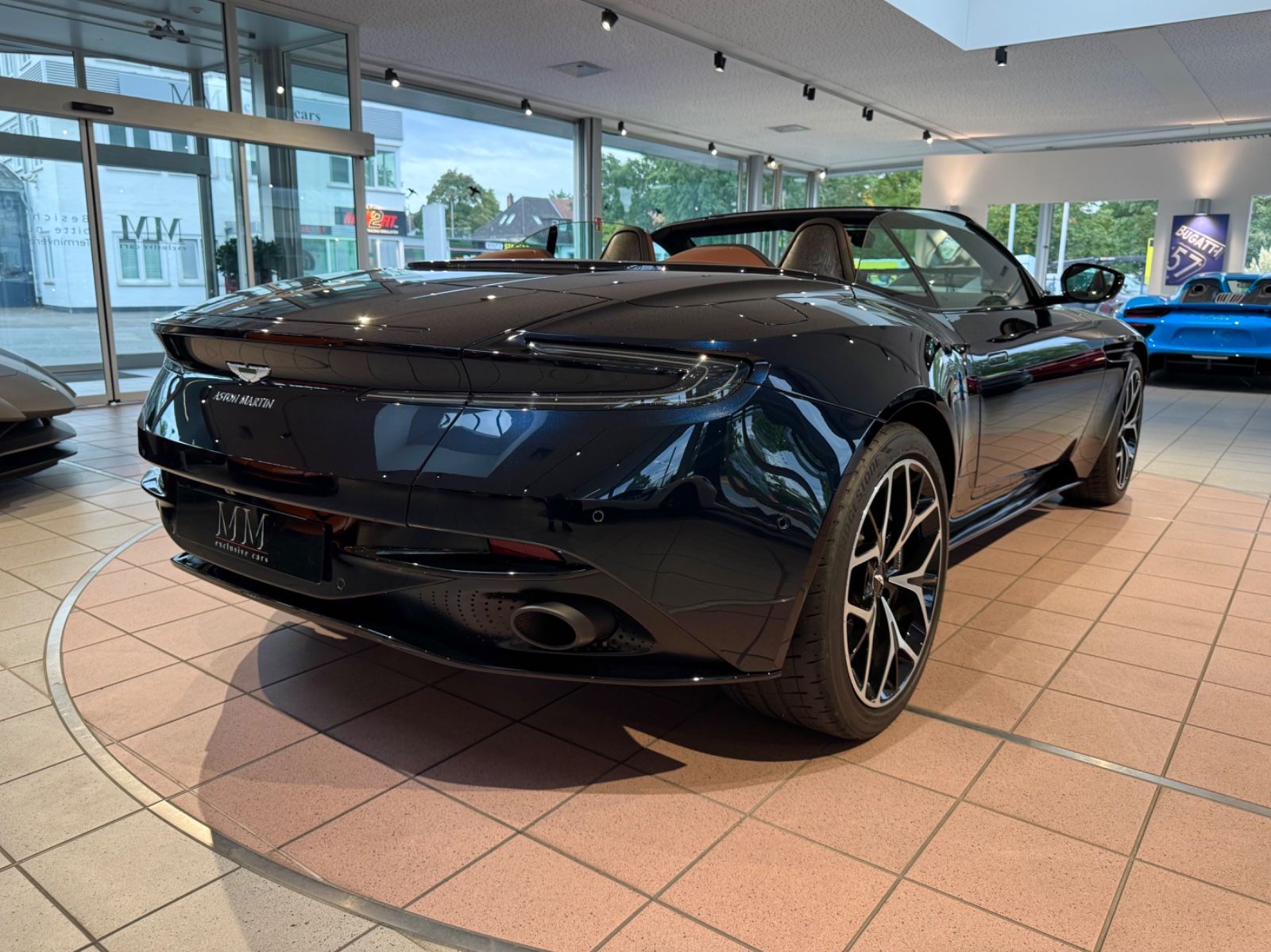 Aston Martin DB11 DB11 V8 Volante Bang&amp;Olufsen/BlackPack/1Hand