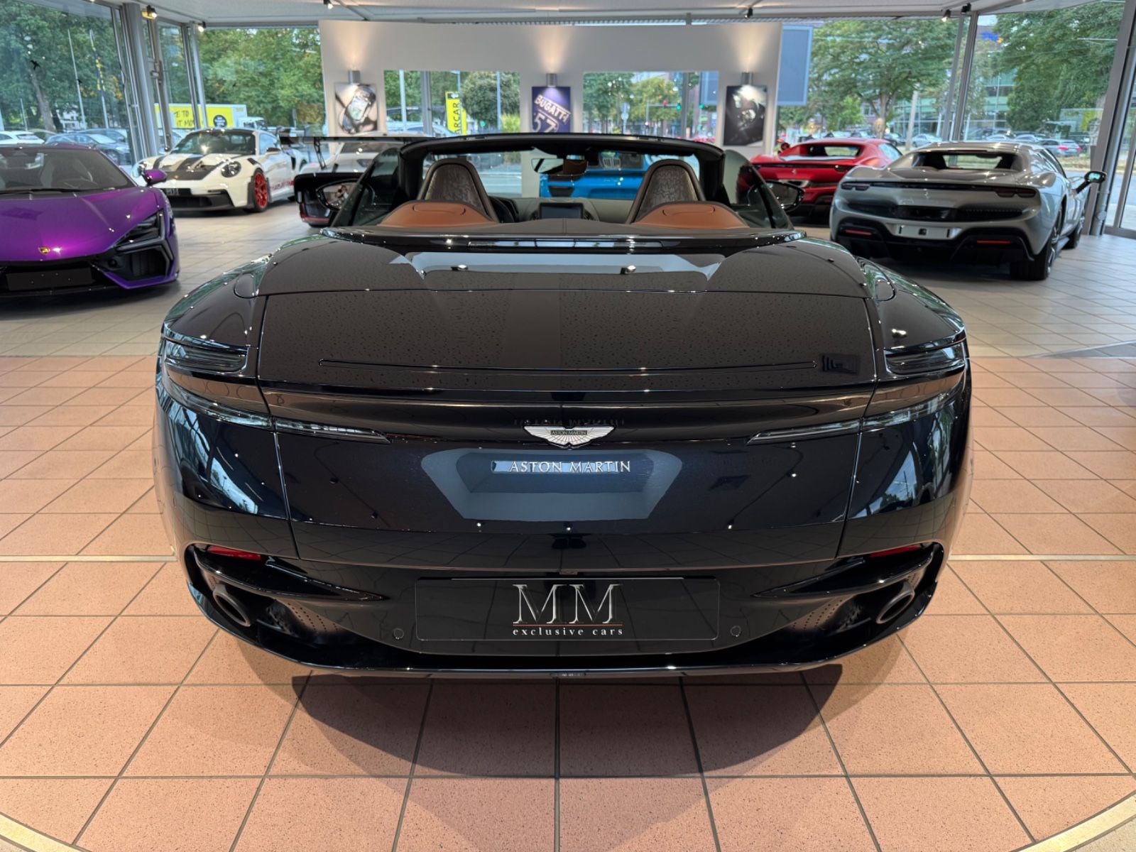 Aston Martin DB11 DB11 V8 Volante Bang&amp;Olufsen/BlackPack/1Hand