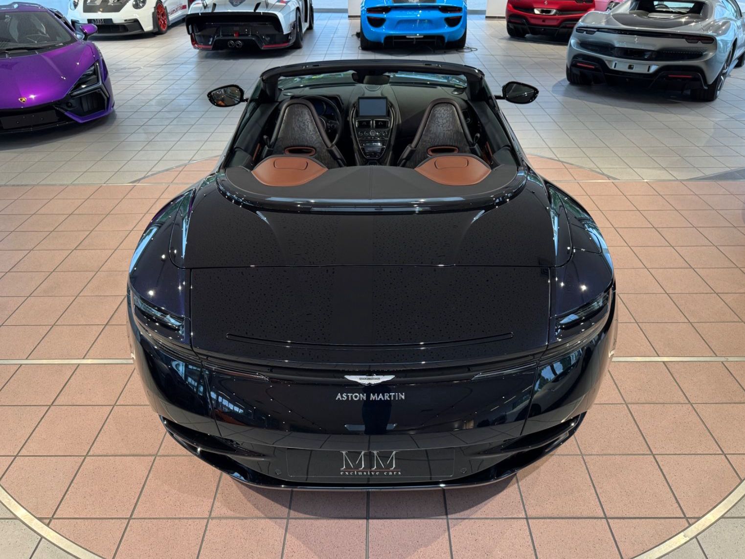 Aston Martin DB11 DB11 V8 Volante Bang&amp;Olufsen/BlackPack/1Hand