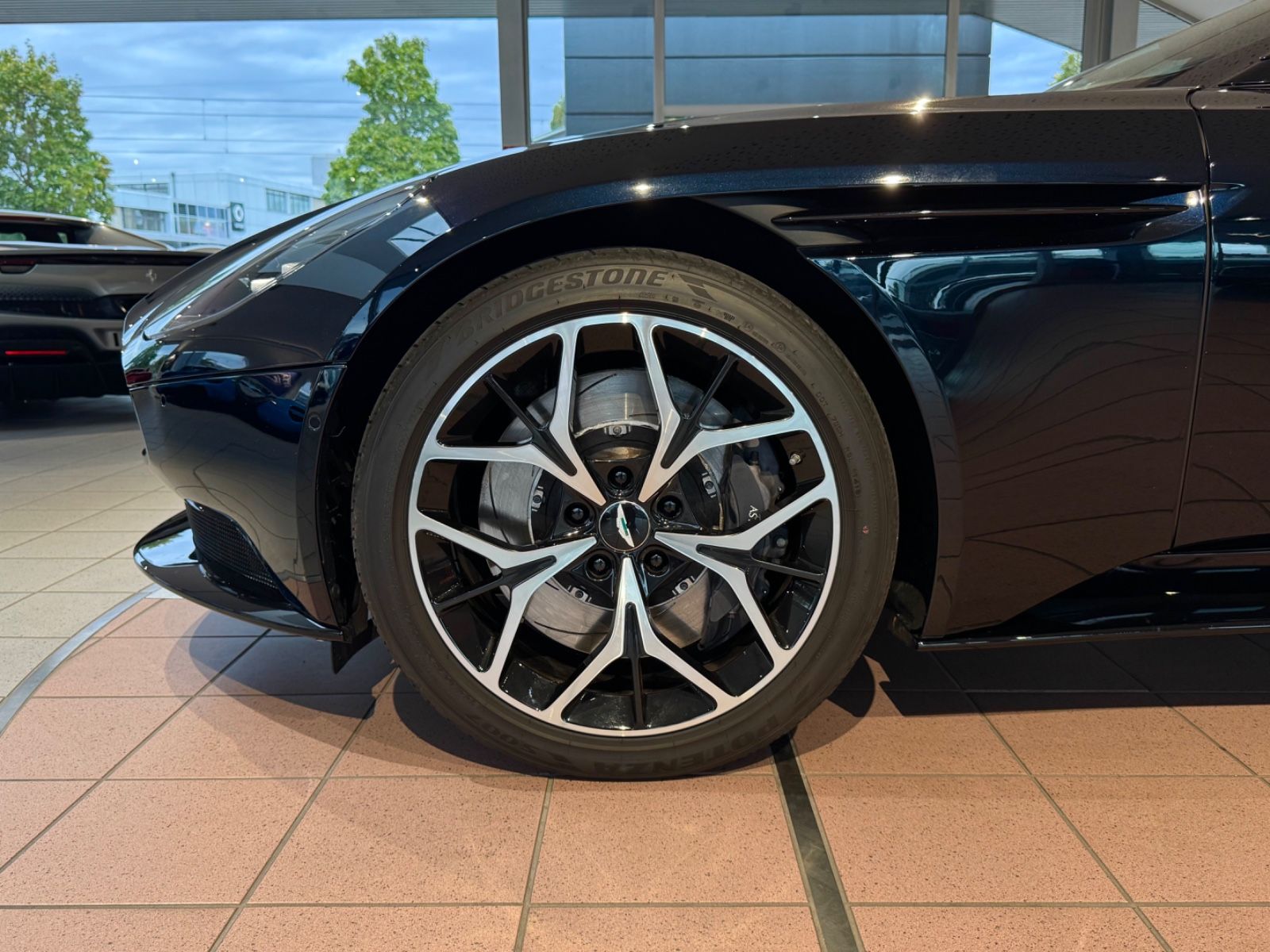 Aston Martin DB11 DB11 V8 Volante Bang&amp;Olufsen/BlackPack/1Hand