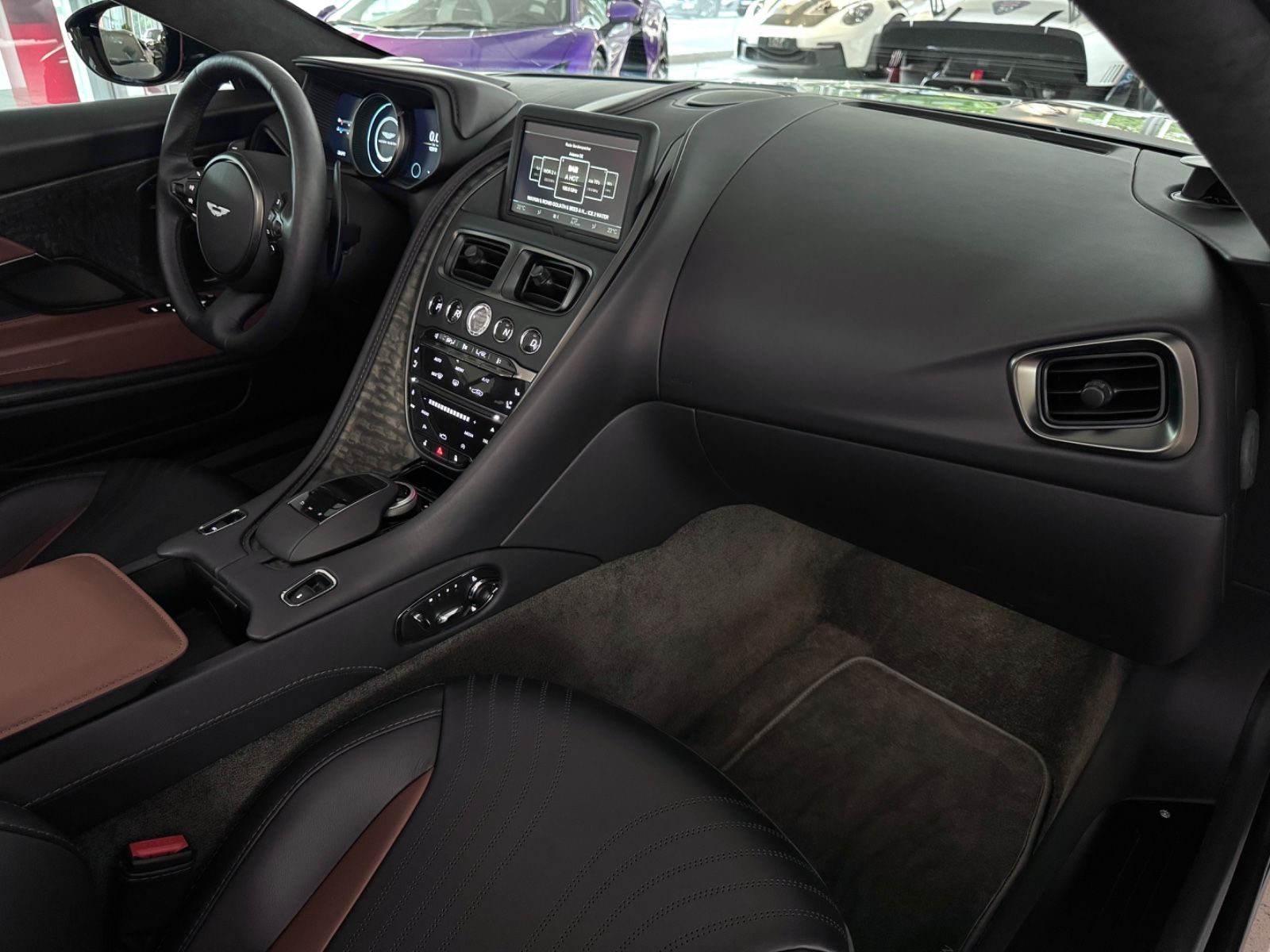 Aston Martin DB11 DB11 V8 Volante Bang&amp;Olufsen/BlackPack/1Hand