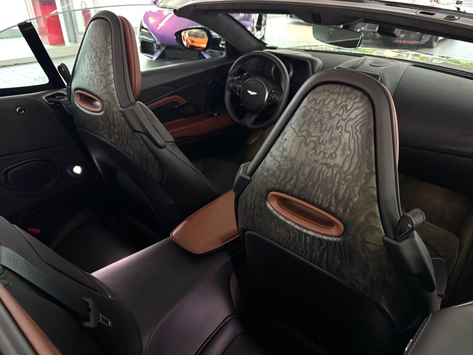 Aston Martin DB11 DB11 V8 Volante Bang&amp;Olufsen/BlackPack/1Hand
