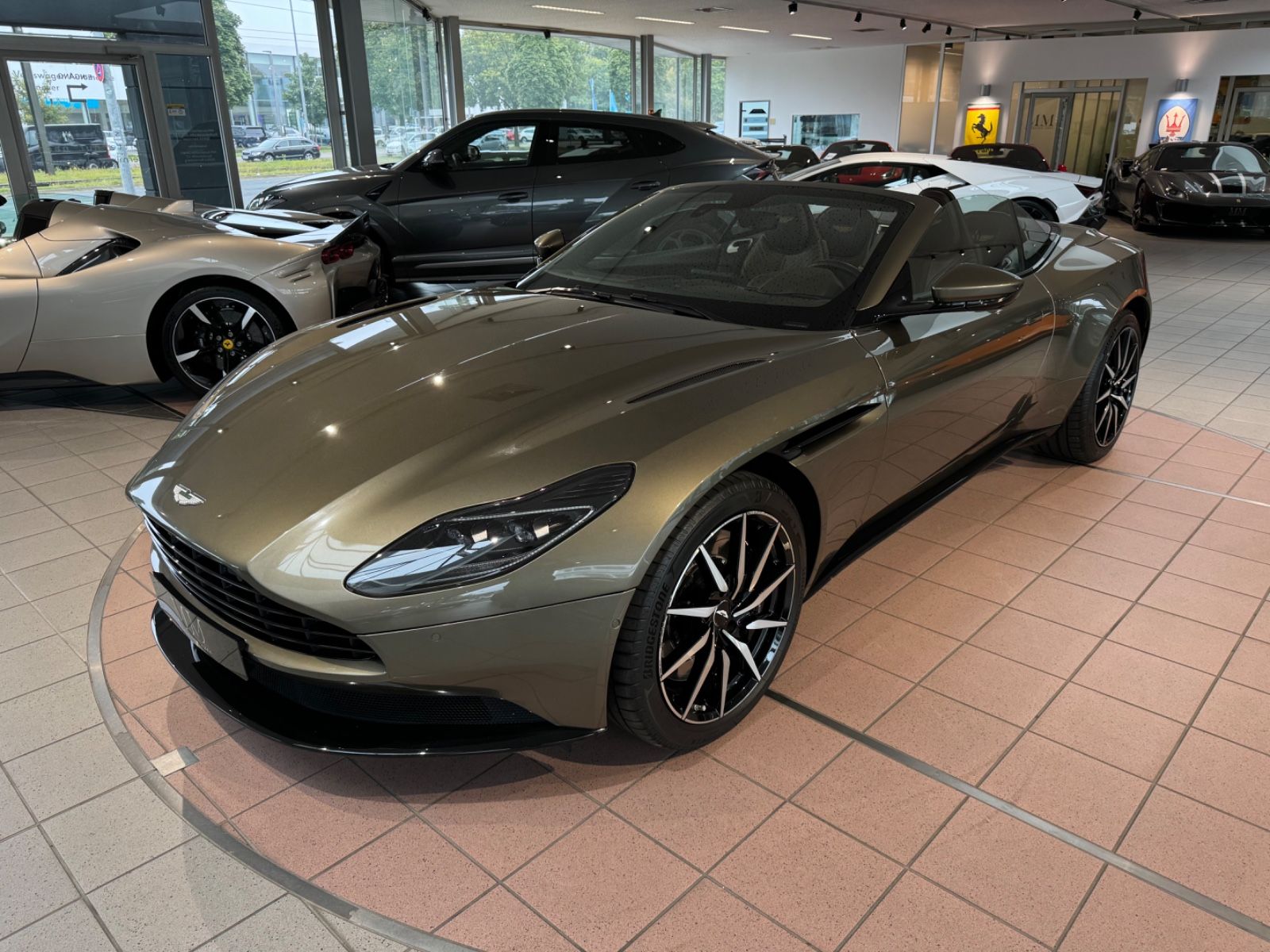 Aston Martin DB11 DB11 V8 Volante Bang&amp;Olufsen/ComfortPack