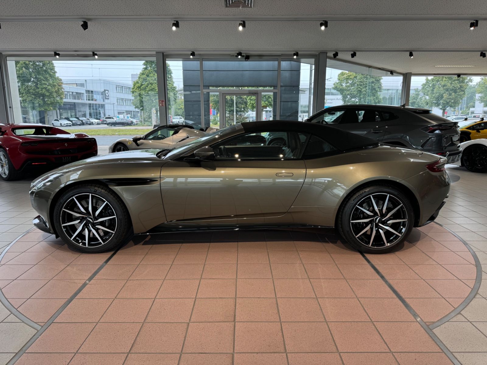 Aston Martin DB11 DB11 V8 Volante Bang&amp;Olufsen/ComfortPack