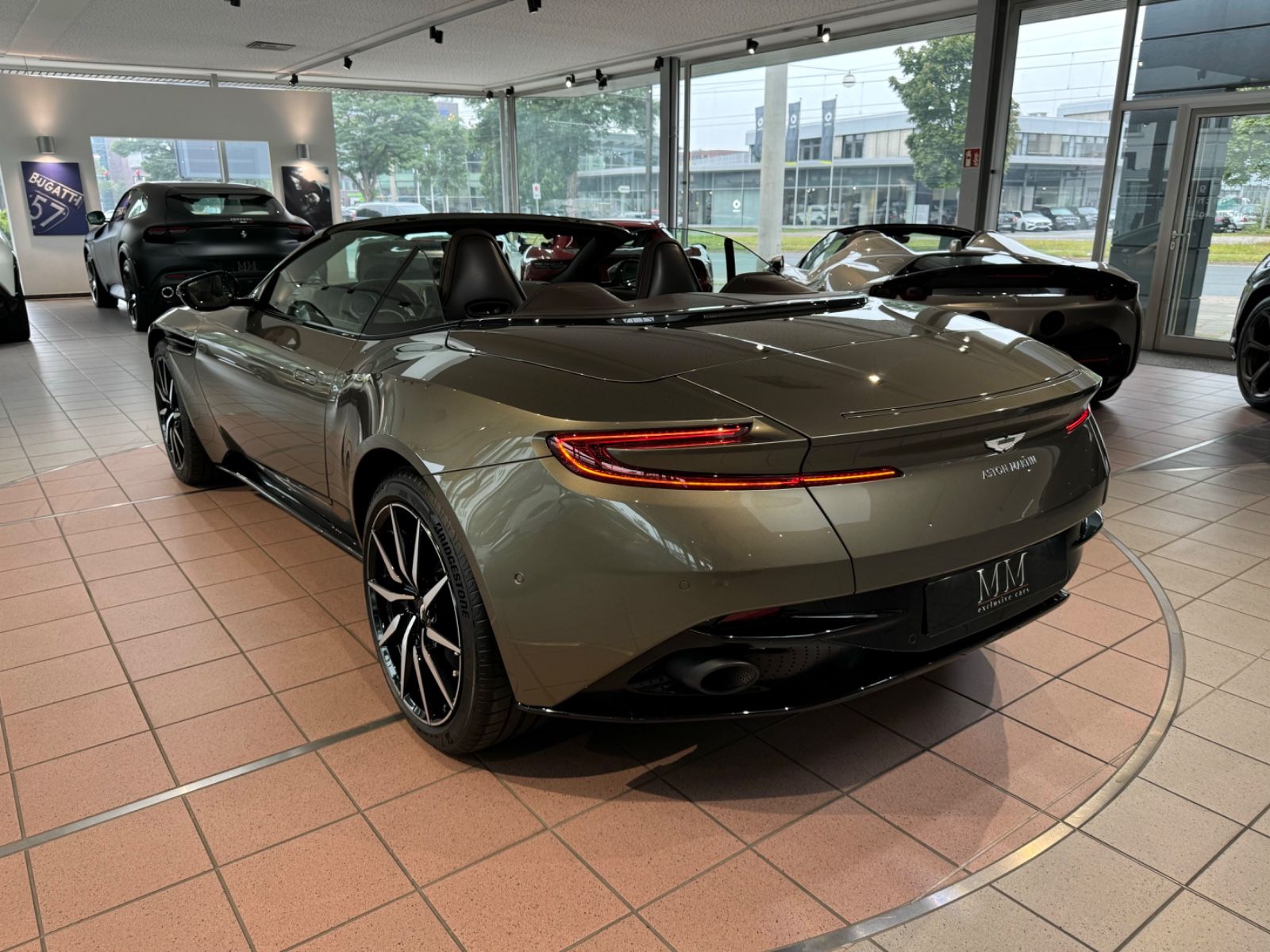 Aston Martin DB11 DB11 V8 Volante Bang&amp;Olufsen/ComfortPack