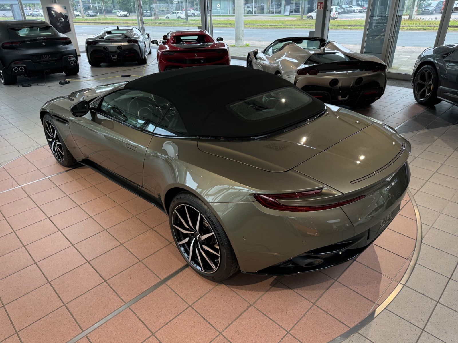 Aston Martin DB11 DB11 V8 Volante Bang&amp;Olufsen/ComfortPack