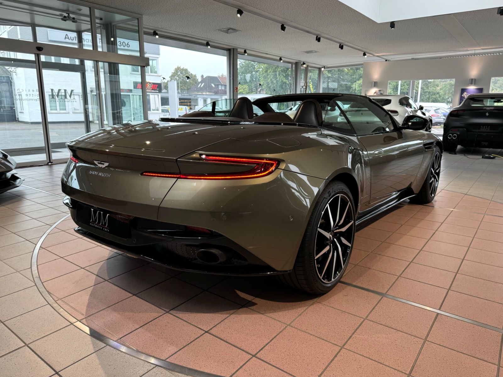 Aston Martin DB11 DB11 V8 Volante Bang&amp;Olufsen/ComfortPack