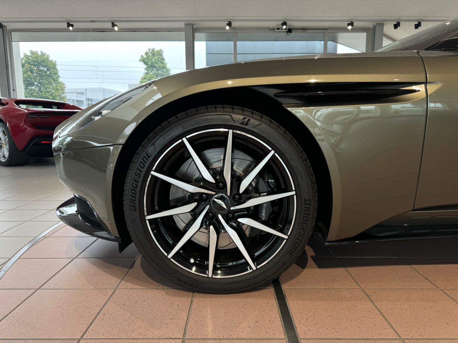 Aston Martin DB11 DB11 V8 Volante Bang&amp;Olufsen/ComfortPack