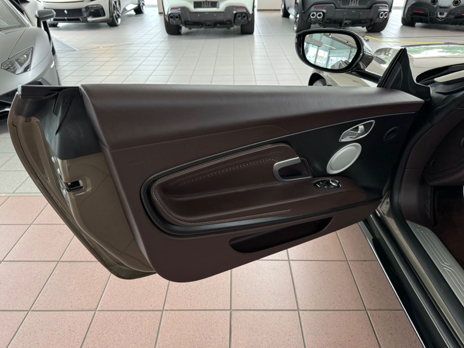 Aston Martin DB11 DB11 V8 Volante Bang&amp;Olufsen/ComfortPack