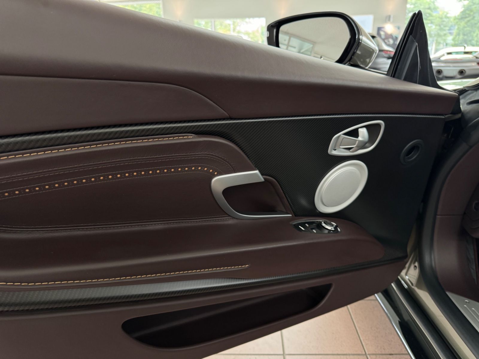 Aston Martin DB11 DB11 V8 Volante Bang&amp;Olufsen/ComfortPack