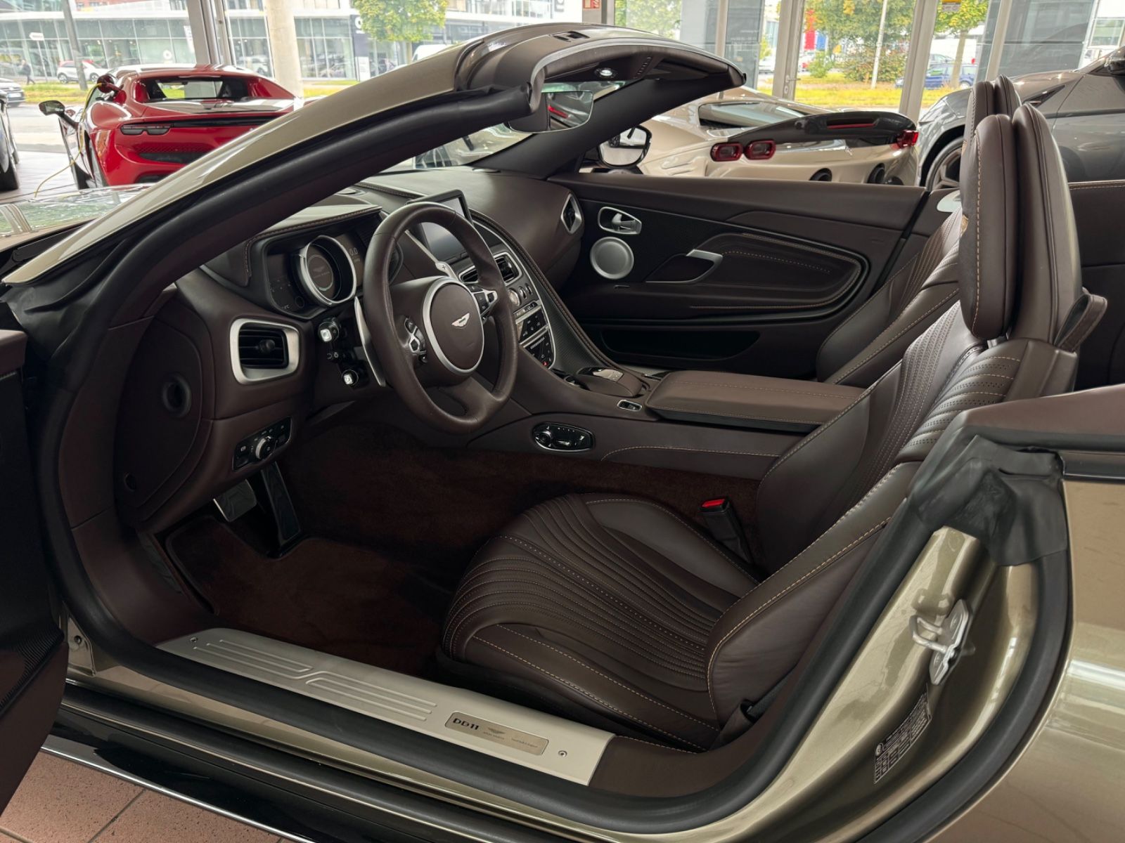 Aston Martin DB11 DB11 V8 Volante Bang&amp;Olufsen/ComfortPack
