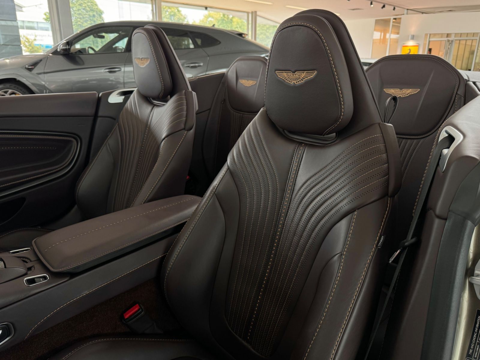 Aston Martin DB11 DB11 V8 Volante Bang&amp;Olufsen/ComfortPack