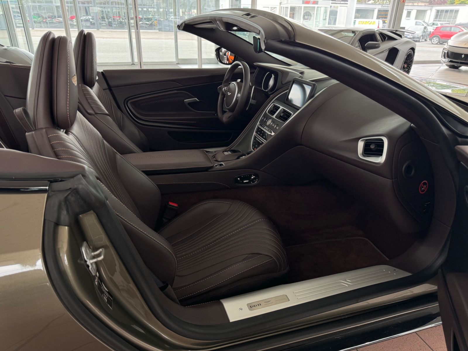 Aston Martin DB11 DB11 V8 Volante Bang&amp;Olufsen/ComfortPack